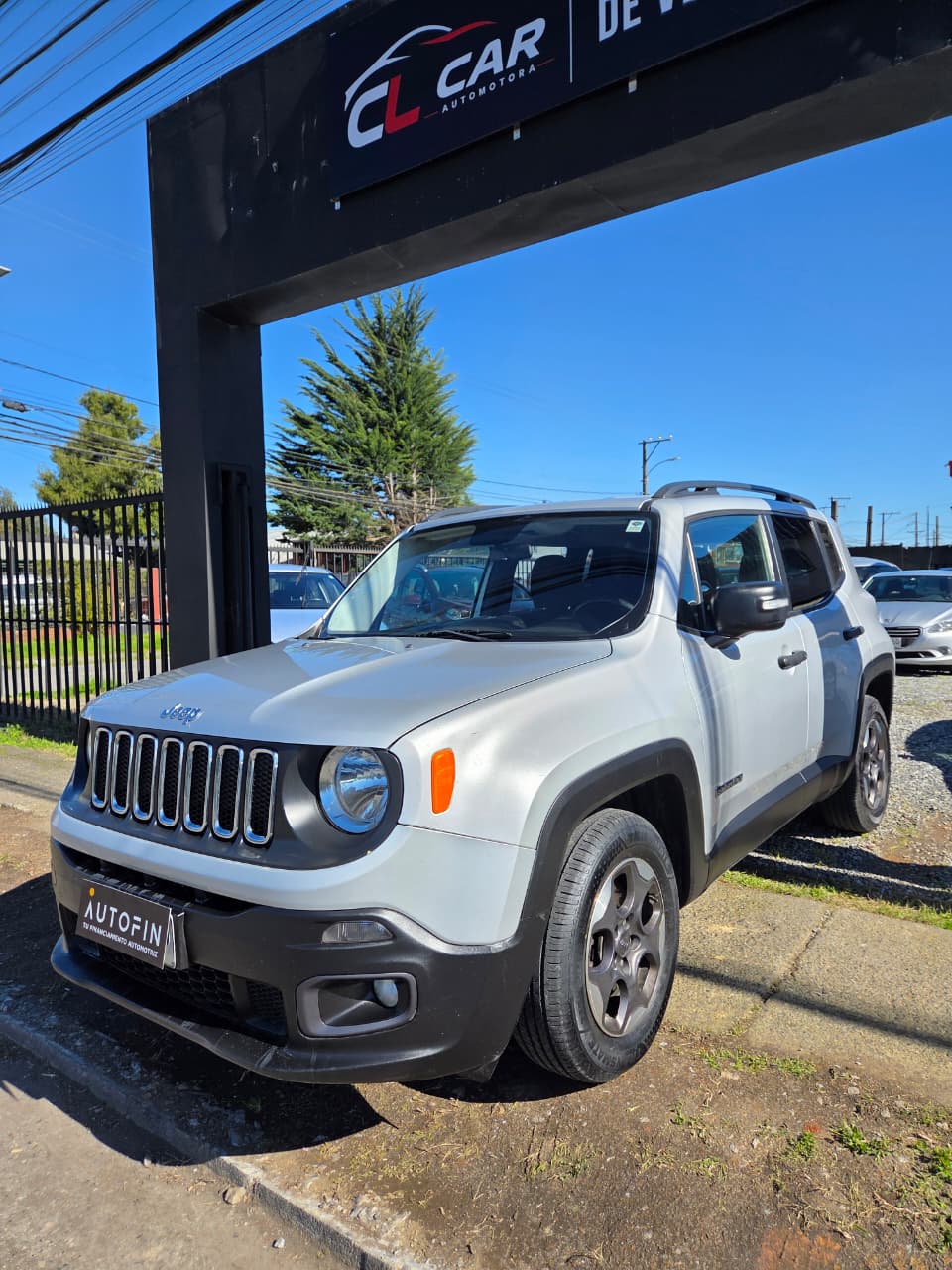 Jeep Renegade LX Sport 2017, color Plateado